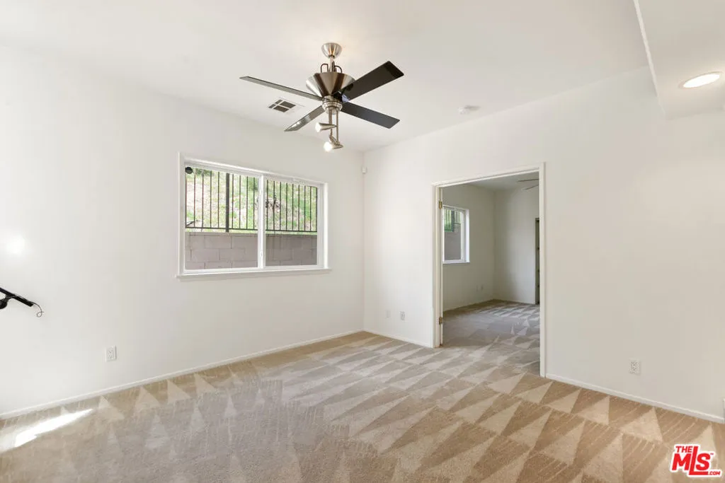 3029 Trudi Lane, Burbank, California 91504 home-pic-19